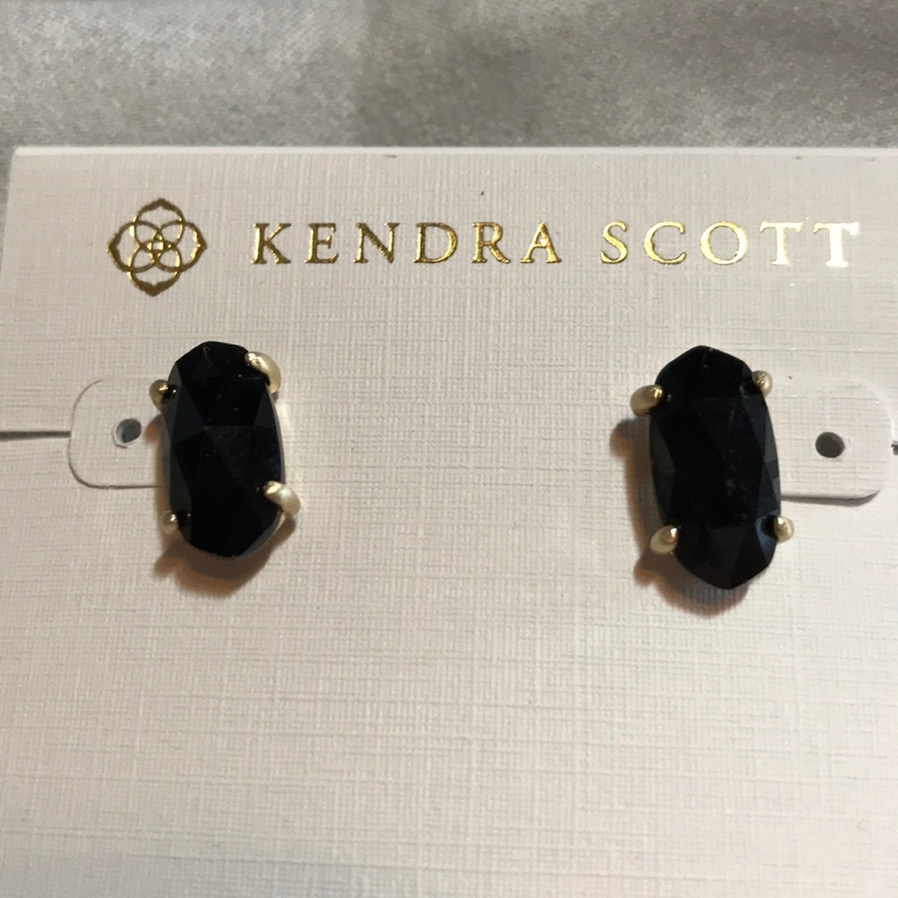 Kendra Scott Betty Studs In black